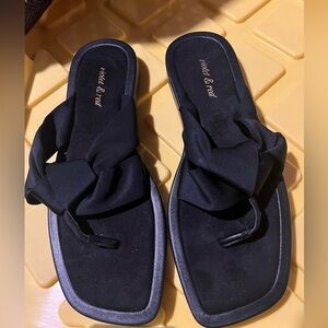 NWT-Violet & Red Women’s Sandals